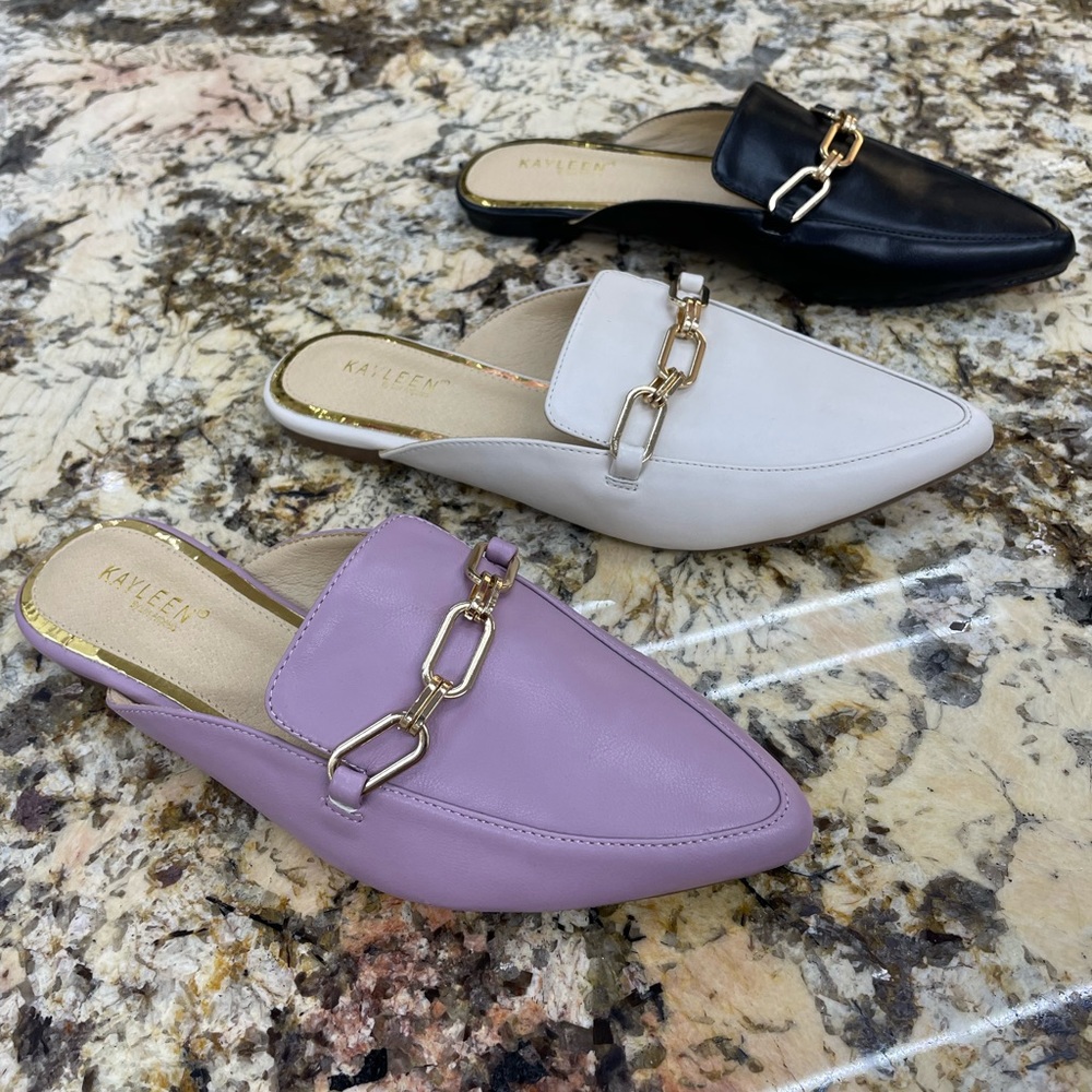 WOMEN’S COMFY SLIP ON
